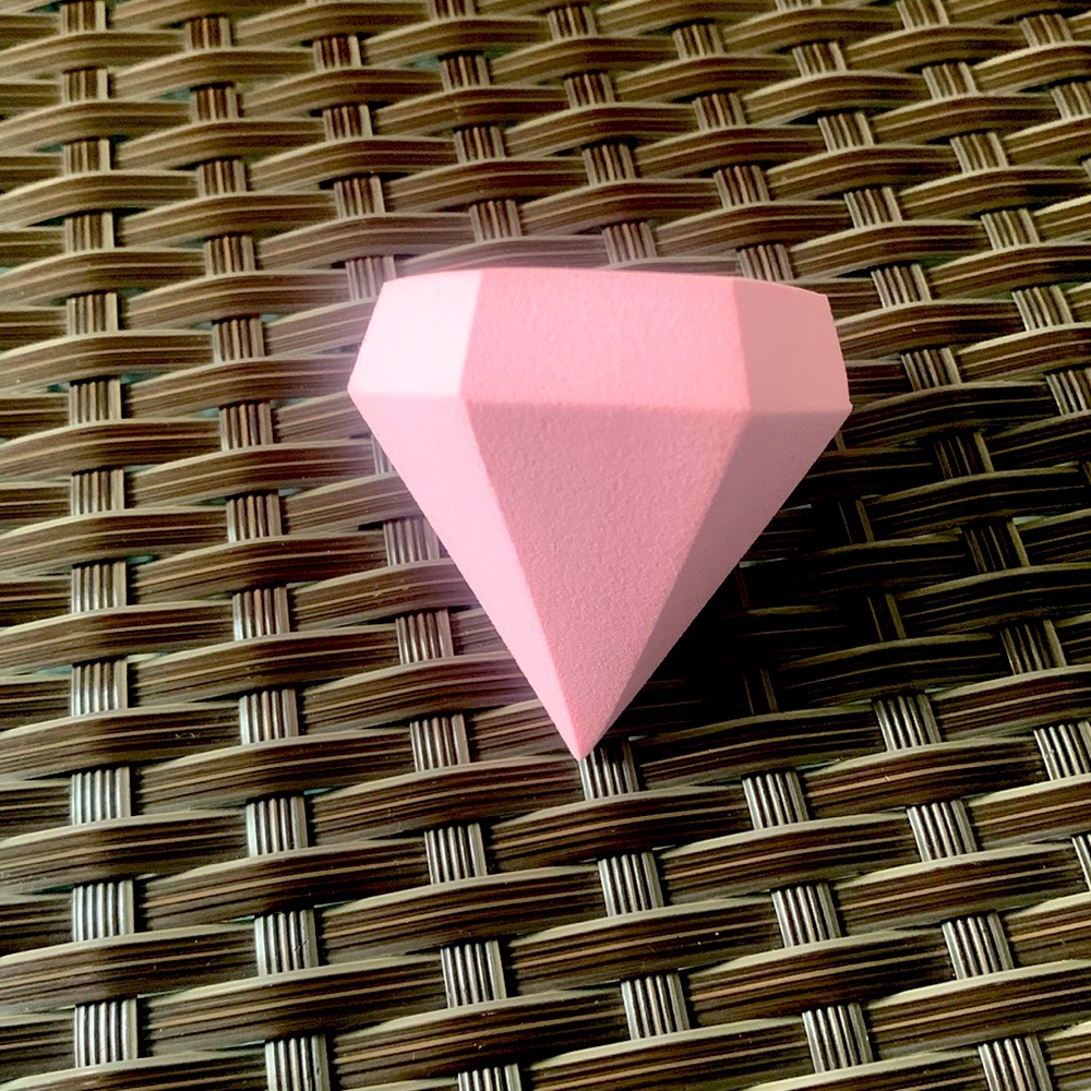 Blush and blossom Diamond shape concealer